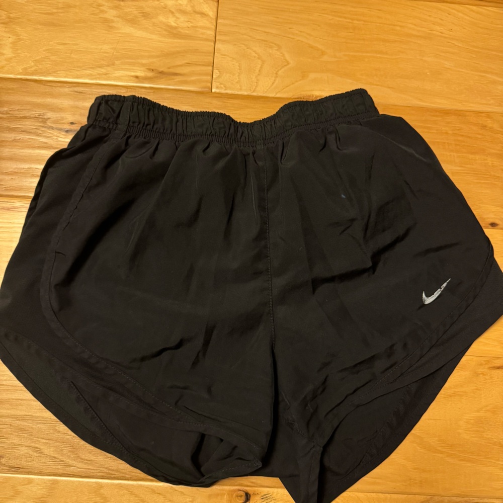 Nike TEMPO: Women's Dri-FIT Mid-Rise Brief-Lined Running Shorts